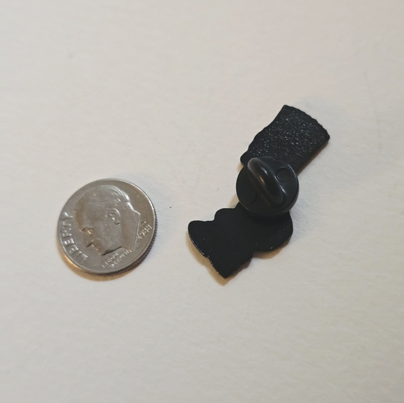 Bart Simpson Enamel Pin - Picture 4 of 4